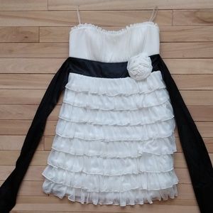 Frilly 1920s Style Flapper Homecoming Dress